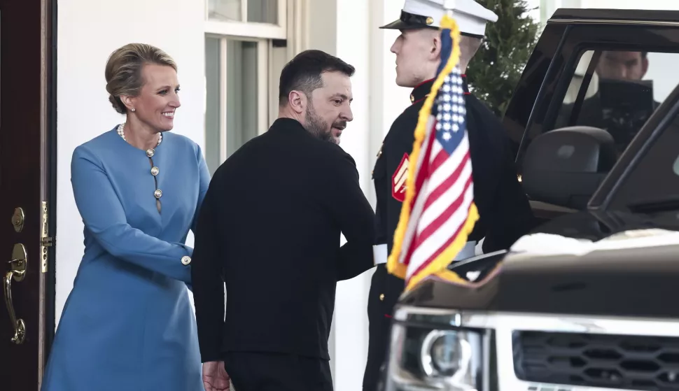 epa11930924 Ukrainian President Volodymyr Zelensky (C) departs the West Wing of the White House after a contentious meeting with US President Donald Trump in the Oval Office in Washington, DC, USA, 28 February 2025. Zelensky was in Washington with the hopes of signing a framework of a ceasefire deal being pushed by President Trump, that would share Ukraine's mineral wealth with the US, but a planned joint press conference with Trump and Zelensky was canceled after the Oval Office meeting. EPA/JIM LO SCALZO/POOL