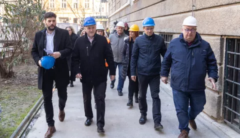 Zagreb, 03.03.2025. - Potpredsjednik Vlade i ministar Branko Bačić obišao je gradilište poslijepotresne obnove bloka zgrada Mali Vatikan.Na fotografiji Branko Bačić.foto HINA/ Edvard ŠUŠAK/ es