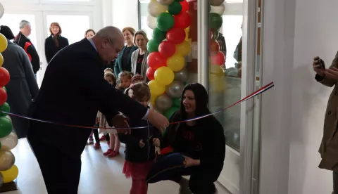 SLAVONSKI BRODPrvi put u jednom danu otvorena su dva nova dječja vrtića - "Rutvica" na Jelasu i "Toporko" na Koloniji.DV RUTVICA, 3. ožujka 2025.