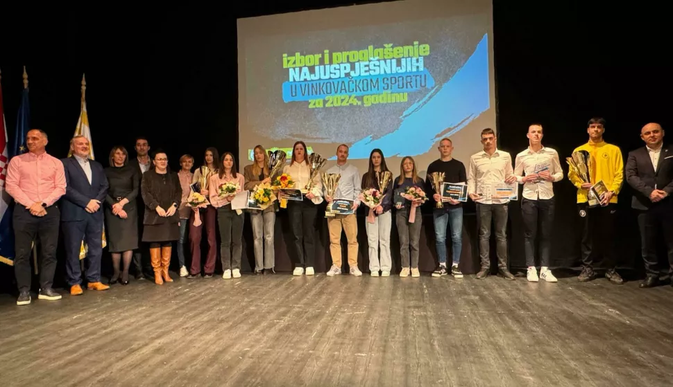 U dvorani vinkovačkog Gradskog kazališta Joza Ivakić svečano su dodijeljene nagrada najboljim sportašima i sportskim kolektivima grada Vinkovaca u 2024. godini. ožujak 2025FOTO: USTUPLJENA FOTOGRAFIJA