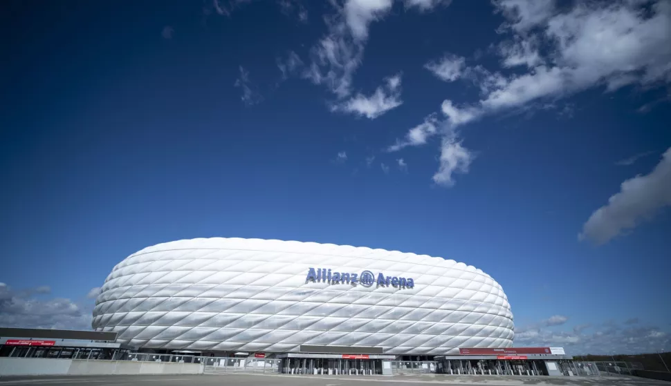 epa08292115 General view of the Allianz Arena, stadium of German Bundesliga side Bayern Munich, in Munich, Germany, 13 March 2020. The German Football Association suspended all Bundesliga matches from 17 March until 02 April 2020 amid the coronavirus COVID-19 pandemic. This weekend's matches will be played behind closed doors. EPA/LUKAS BARTH-TUTTAS