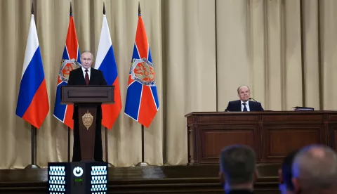 epa11927910 Russian President Vladimir Putin (L) delivers a speech as Federal Security Service Director Alexander Bortnikov (R) listens during a meeting of the Federal Security Service (FSB) Board, in Moscow, Russia, 27 February 2025. EPA/ALEXANDER KAZAKOV/SPUTNIK/KREMLIN POOL MANDATORY CREDIT