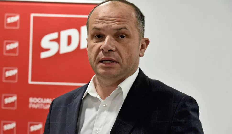 Novi Mikanovci, 01.03.2025. - SDP predstavio kandidata za župana Vukovarsko-srijemske županije Stjepana Ga&scaron;parovića, zajedničkog kandidata koalicije SDP - HSS, na konferenciji za medije u Domu kulture. Sudjelovali su Sini&scaron;a Hajda&scaron; Dončić, predsjednik SDP-a, Mario Milinković, predsjednik SDP-a Vukovarsko-srijemske županije i načelnik općine Stari Mikanovci, Boris Piližota, saborski zastupnik i potpredsjednik SDP-a Grada Osijeka, Martina Vla&scaron;ić Iljkić, potpredsjednica SDP-a Pože&scaron;ko-slavonske županije, Ivana Ribarić Majanović, potpredsjednica Glavnog odbora SDP-a Hrvatske i Sanja Bježančević, predsjednica SDP-a Osječko-baranjske županije. Na fotografiji Sini&scaron;a Hajda&scaron; Dončić.foto HINA/ Gordan PANIĆ/ gp