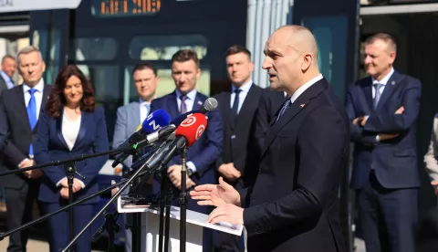 Osijek, 7.3.2025.- Novi niskopodni tramvaj proizveden u tvornici Kon?ar - Elektri?na vozila u Zagrebu predstavljen je u petak u Osijeku. Predstavljanju je nazo?io potpredsjednik Vlade i ministar obrane Ivan Anu?i?. foto HINA/ ua