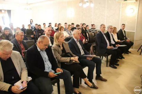 Sa prve konferencije "Energetska budućnost Vinkovaca i Vukovarsko-srijemske županije"održane u Vinkovcima u organizaciji Županijske zajednice tehničke kulture VSŽ, odaslana je poruka kako je izuzetno velik i povoljan geotermalni potencijal Vinkovaca i Vukovarsko-srijemske županije koji bi u budućnosti mogli čak razvijati vlastitu energiju, a obzirom da su cijene fosilnih goriva izuzetno porasle, razvijati se u tom smjeru i o tome učiti nove generacije vizija je na kojoj itekako trebamo raditi.