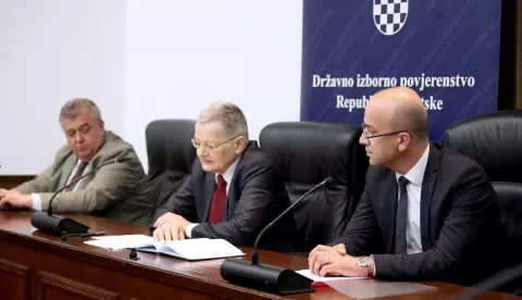 Zagreb,18.04.2024. - Održana je konferencija za medije Državnog izbornog povjerenstva u zgradi Hrvatskoga sabora. Na fotografiji Damir Kontrec, Radovan Dobronić i Josip Salapić. foto HINA /Zvonimir KUHTIĆ/ kuzo