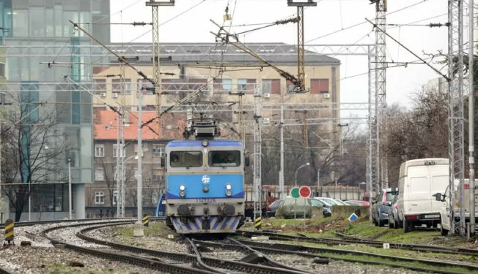 17.01.2018. Zagreb - Gradjani ignoriraju znakove upozorenja na Zapadnom kolodvoru zbog cega se dogadjaju nesrece. Photo: Luka Stanzl/PIXSELL------CRNA2 ST