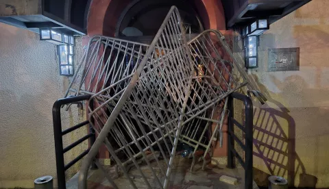 Beograd, 11.03.2025. - Studenti u blokadama u utorak oko 23 sata blokirali su ulaz u zgradu Radio-televizije Srbije nezadovoljni izvje&scaron;tavanjem javnog servisa o njihovim prosvjedima koji traju dulje od tri mjeseca. foto HINA/ FoNet/Marko Dragoslavić/ ml