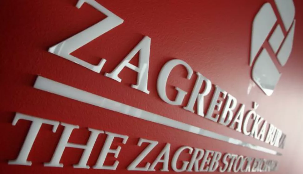 Zagreb, 27.07.2014 - Na Zagrebačkoj su burzi protekloga tjedna Crobex indeksi blago oslabili, dok se ulagači pripremaju za sezonu objave financijskih izvjeća idućega tjedna, a sudeći prema prvim objavama, rezultati domaćih kompanija neće biti poticajni. Arhivska fotografija od 19.12.2011. godine prikazuje logo Zagrebačke burze. foto FaH/ Damir SENČAR /ds