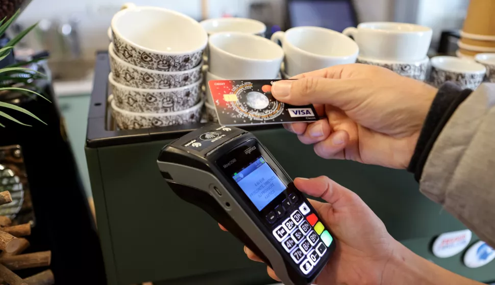 04.01.2024., Zadar - Od 01.01.2024. godine konobari u restoranima i kaficima mogu dobivati napojnicu karticnim placanjem Photo: Sime Zelic/PIXSELL