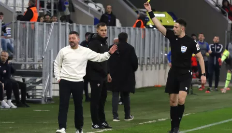 Osijek, 01. 03. 2025, Opus Arena, nogomet, Osijek - Slavne Belupo, SupreSport HNL 24/25, Federico Coppitelli dobio žuti karton.snimio GOJKO MITIĆ