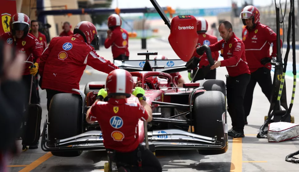 epa11930087 Scuderia Ferrari driver Charles Leclerc of Monaco in action during the Formula 1 pre-season testing at Bahrain International Circuit in Sakhir, Bahrain, 28 February 2025. EPA/ALI HAIDER
