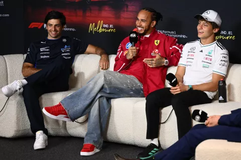 epa11960047 (L-R) Carlos Sainz of Williams, Lewis Hamilton of Ferrari and Andrea Kimi Antonelli of Mercedes during a drivers press conference for the Australian Grand Prix at Albert Park Circuit in Melbourne, Victoria, Australia, 13 March 2025. EPA/JOEL CARRETT AUSTRALIA AND NEW ZEALAND OUT