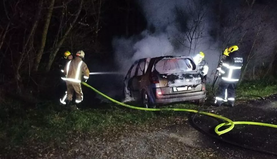Na području Suhopolja izgorio automobil 