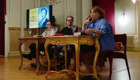  "Iza starog zastora - Ogledi, portreti i crtice iz zagrebačke kazališne povijesti" u kojoj su prikupljeni tekstovi Antonije Kassowitz Cvijić