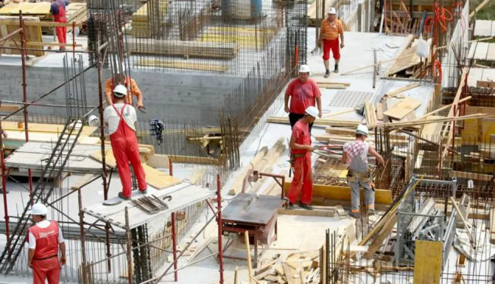 snimio Davor KIBEL,Osijek, 20.08.2013. gradilite nove zgrade Građevinskog fakultetaKampus - Građevina, građeviski radnici, bautela, Gradnja, Građevinski faks