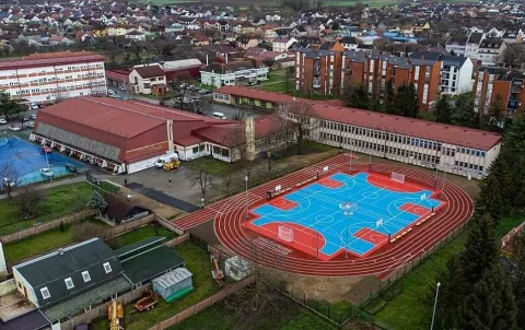 Škola i dvorana u Županjiustupljena fotografija