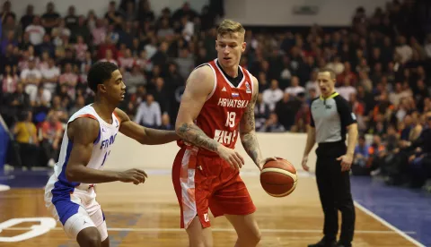 Zadar, 21.02.2025. - Dvorana Jazine, kvalifikacijska utakmica za Europsko prvenstvo u košarci 2025. godine između Hrvatske i Francuske.Na fotografiji: Luka Šamanić, Foto HINA/Zvonko KUCELIN