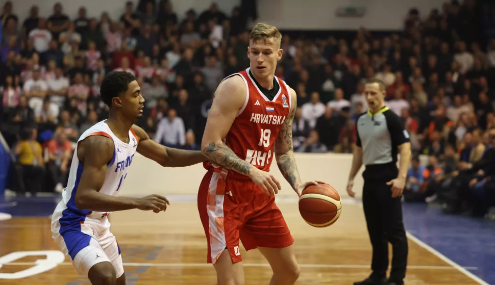 Zadar, 21.02.2025. - Dvorana Jazine, kvalifikacijska utakmica za Europsko prvenstvo u košarci 2025. godine između Hrvatske i Francuske.Na fotografiji: Luka Šamanić, Foto HINA/Zvonko KUCELIN