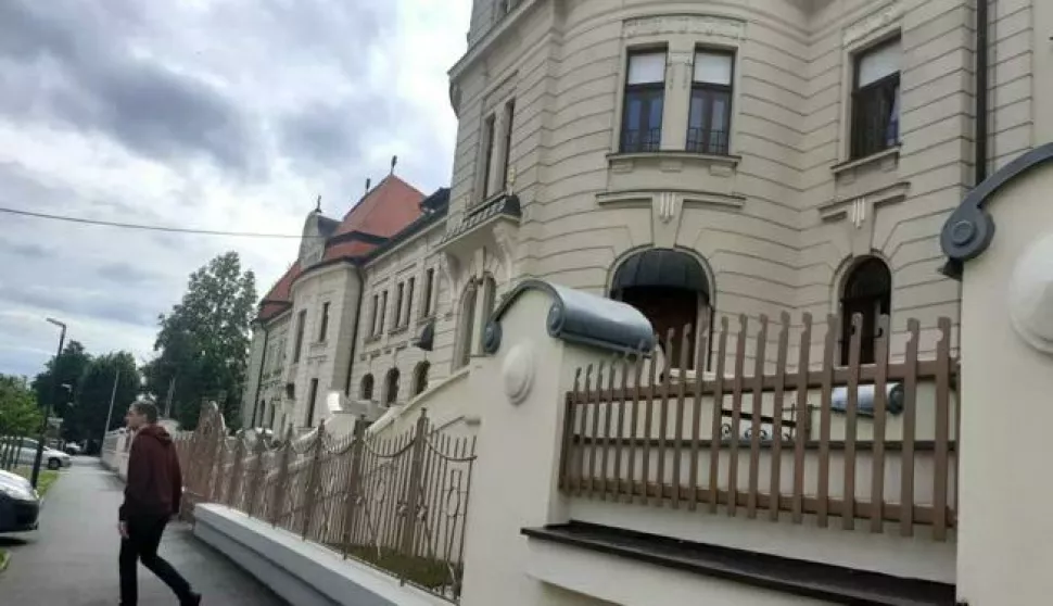 ĐAKOVO - SAMOSTAN SESTARA SV. KRIŽA