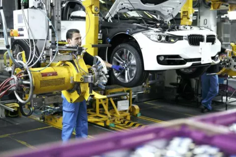 BMW pogon 1 Muenchen, veljača 2012.------3 st color ekonomija