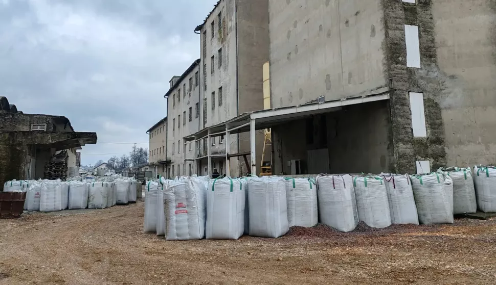 Zagreb, 14.02.2025. - Uskok je, temeljem policijske prijave, pokrenuo istragu protiv Josipa i Monike Šincek iz varaždinske tvrtke Tipos Resurs i još osmero osumnjičenika zbog malverzacija sa zbrinjavanjem medicinskog i plastičnog otpada čime su ugrozili zdravlje stanovništva. U policiji ističu da je u akciju uključen i Europol. foto HINA/ Europol/ ml
