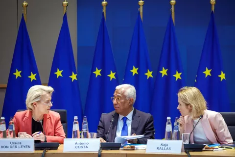 epa11946670 (L-R) European Commission President Ursula von der Leyen, EU Council President Antonio Costa, and European Commission Vice-President and High Representative of the Union for Foreign Affairs and Security Policy, Kaja Kallas talk as they attend a video conference to update leaders of partner countries on the results of the Special European Council, in Brussels, Belgium, 07 March 2025. A Special European Council was held on 06 March focusing on the EU's defence readiness and capabilities. EPA/OLIVIER MATTHYS