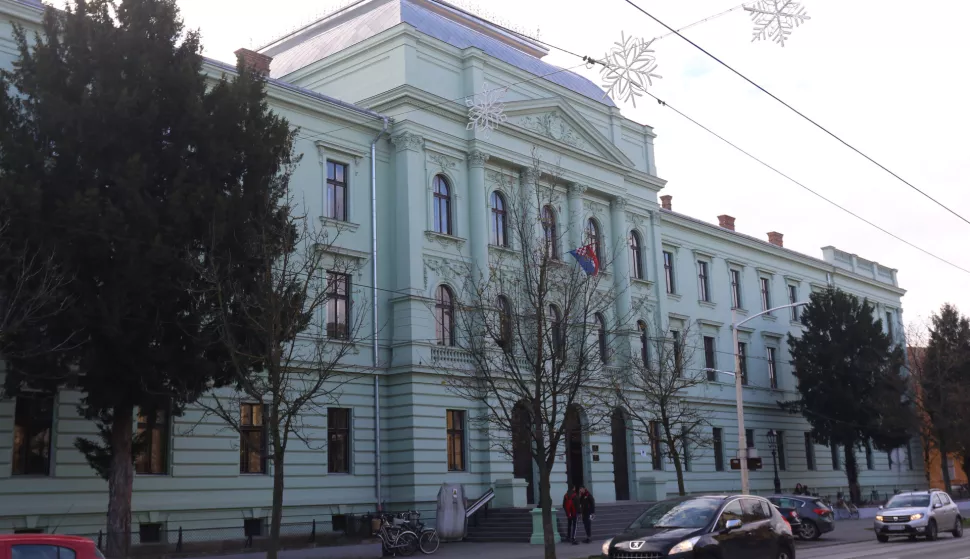 Osijek, 05. 12. 2022, Europska avenija. Zgrada Zupaniskog i Opcinskog suda u Osijeku. Lazna dojava o bombi.snimio GOJKO MITIĆ