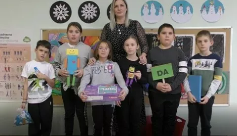 GUNJA/RAJEVO SELOPodručna škola Rajevo Selo, koja djeluje u sklopu OŠ "Antun i Stjepan Radić" Gunja, među dobitnicima je donacije u sklopu HEP-ove akcije "Za naše male genijalce", kojom ta tvrtka niz godina podržava informatičko obrazovanje osnovaca diljem Hrvatske.ožujak 2025.