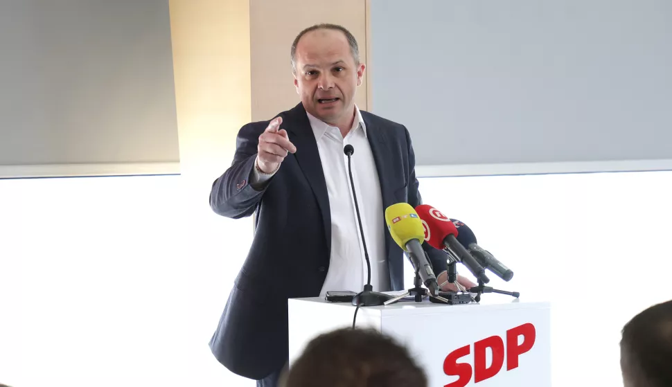 Osijek, 15. 03. 2025., Hotel Osijek, Sjednica Glavnog odbora SDP-a, sjednica, Glavni odbor, SDP, Siniša Hajdan DončićSNIMIO BRUNO JOBST