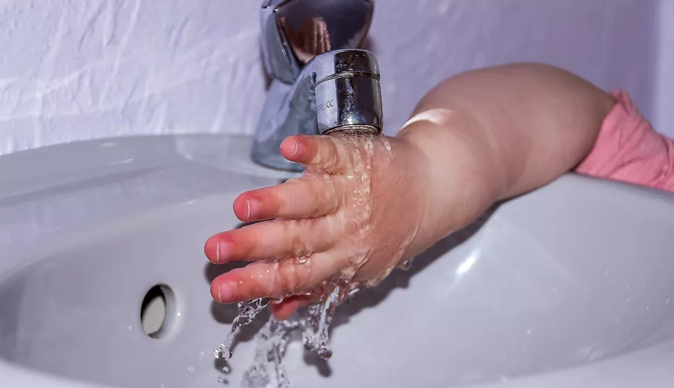 voda slavina pipa ilustracija