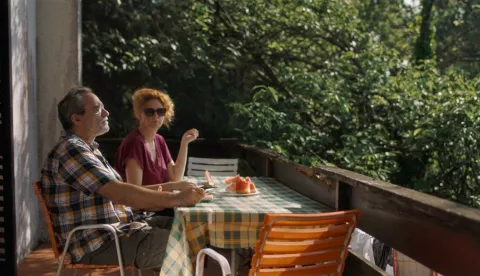 U filmu glavne uloge tumače Filip Šovagović i Nina Violić