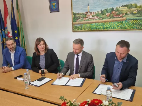 Potpisan ugovor o izgradnji Centra za starije u Jakšiću, ministar Marko Piletić, ožujak 2025.