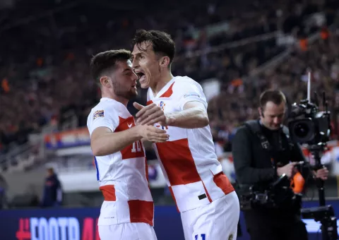 Split, 20.3.2025.- Prvi dvoboj ?etvrtfinala nogometne Lige nacija Hrvatska - Francuska. Na slici Martin Baturina i Ante Budimir slave Budimirov pogodak. foto HINA/ Damir SEN?AR/ ua