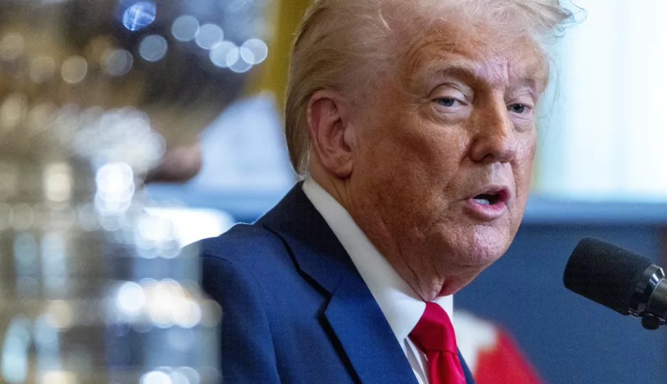 epa11873600 US President Donald J. Trump delivers remarks during a ceremony to honor the 2024 NHL Stanley Cup Champion Florida Panthers hockey team in the East Room of the White House in Washington, DC, USA, 03 February 2025. Earlier President Trump paused the new 25 percent tariffs on goods entering the United States from Mexico for a month as Mexican President Claudia Sheinbaum agreed to send 10,000 Mexican soldiers to the Mexico/US border to prevent fentanyl trafficking. EPA/SHAWN THEW