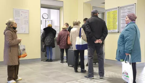 Osijek, 05. 01. 2024., Zeljeznicki kolodvor, HZ, umirovljenici, povlasteni prijevoz, vlak, povlastena iskaznicaSNIMIO BRUNO JOBST