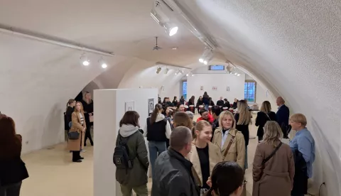 U Galeriji Kazamat otvorena izložba radova darovitih učenika s područja OBŽ-a, ožujak 2025.