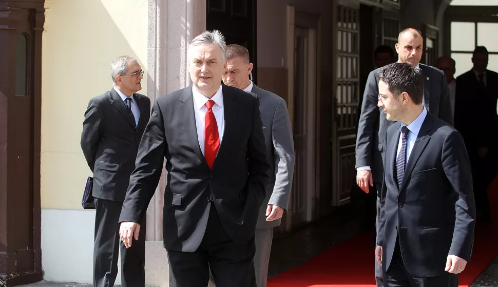04.04.2012., Markov trg, Vlada, Zagreb - Zamjenik predsjedavajuceg Vijeca ministara i ministra vanjskih poslova BiH Zlatko Lagumdzija izlazi iz zgrade Vlade nakon sastanka s prvim potpredsjednikom Vlade Republike Hrvatske i ministrom gospodarstva Radimirom Cacicem. Photo: Goran Stanzl/PIXSELL
