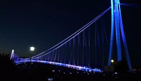 osijek, 26 lipanj 2017, 20,30 sati - coca cola, pjeački most, svečanost osvjetljenja pjeačkog mosta snimio zdenko puić