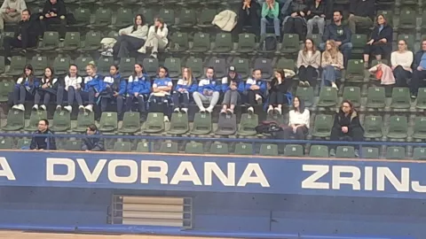 Nogometašice Osijeka pratile su susret rukometaša Osijeka i Gorice na Zrinjevcu