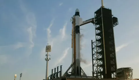 raketa Falcon 9