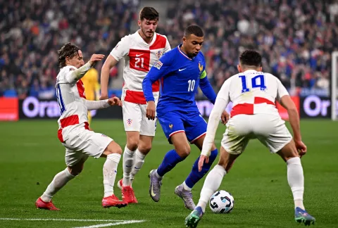 23.03.2025., Pariz, Francuska - UEFA Liga nacija, cetvrtfinale, druga utakmica, Francuska - Hrvatska. Luka Modric, Petar Sucic, Kylian Mbappe Photo: Icon Sport/PIXSELL