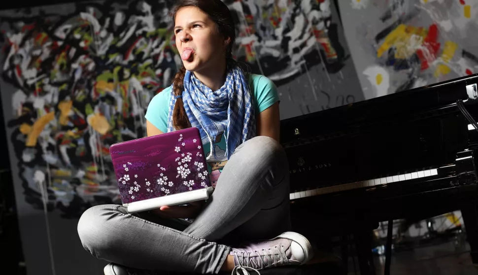 18.04.2012., Zagreb - Ilustracija za temu bonton na drustvenim mrezama.r"nPhoto: Slavko Midzor/PIXSELL 