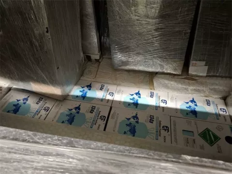 na graničnom prijelazu Tovarnik spriječen pokušaj krijumčarenja 30 boca plina "REFRIGERANT 134A", bruto težine 408 kilograma.