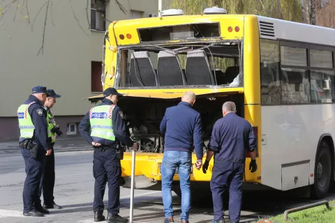 Osijek, 24. 03. 2025, Vukovarska ulica kod križanja s Ulicom Dobriše Cesarića, prometna, sudar dva autobusa GPP-a, ima i ozljeđenikh putnika, policija, uviđaj.snimio GOJKO MITIĆ