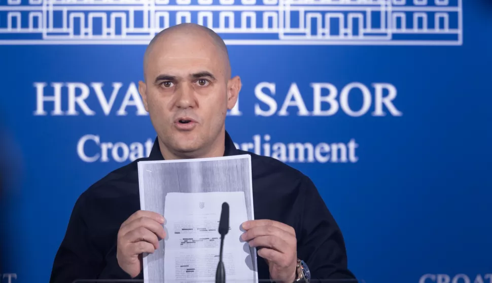 Zagreb, 25.03.2025. - Zastupnik Josip Dabro održao je konferenciju za medije komentirajući Maria Radića.Na fotografiji Josip Dabro. foto HINA/ Edvard ŠUŠAK /es