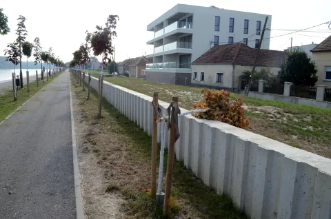 osijek, 17 kolovoza 2023, 9,00 sati, donji grad, promenada, šetnica, rijeka dravasnimio zdenko pušić