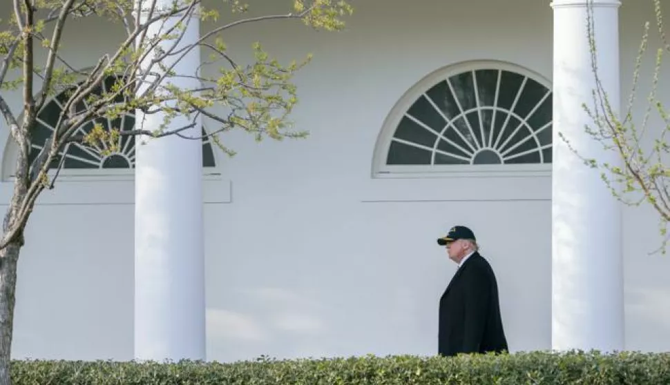 epa05825951 US President Donald J. Trump returns the White House in Washington, DC, USA, 02 March 2017. Trump traveled to Newport News, Virginia to speak aboard the US Navy's aircraft carrier Gerald R. Ford.