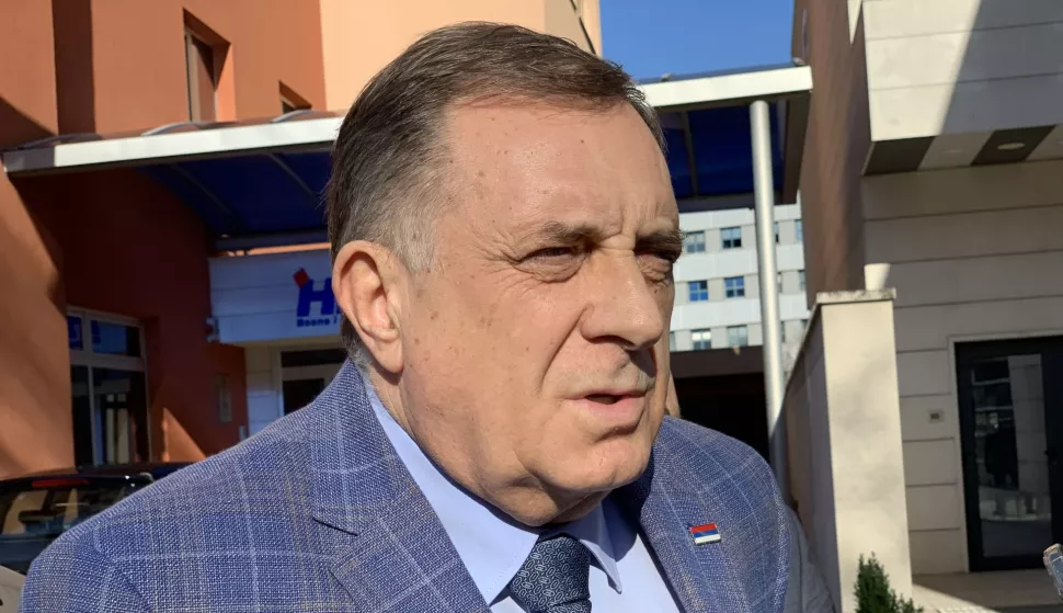 Mostar, 03.03.2025. - U Mostaru su se nenajavljeno sastali lideri HDZ-a BiH Dragan Čović i SNSD-a Milorad Dodik. Nakon završetka sastanka, Dodik je izjavio da će ministri SNSD-a podržati proračun na sutrašnjoj sjednici Vijeća ministara, ali ne i zakon o Sudu BiH i VSTV-u BiH. Sastanak je održan nedugo nakon presude Dodiku i odluka vlasti RS-a kojim se osporavaju državne institucije u BiH. Na fotografiji Milorad Dodik. foto HINA/ Zoran Krešić/ zk