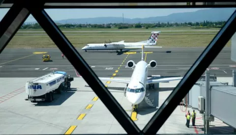 19.05.2017., Zagreb - Nacionalni avio-prijevoznik Croatia Airlines svecano je u Medjunarodnoj zracnoj luci Franjo Tudjman (MZLZ) obiljezio uvodjenje novih sezonskih linija za Stockholm, Bukurest, Helsinki i Oslo. Photo: Marko Prpic/PIXSELL------4 STUPCA COLORNOVOSTI